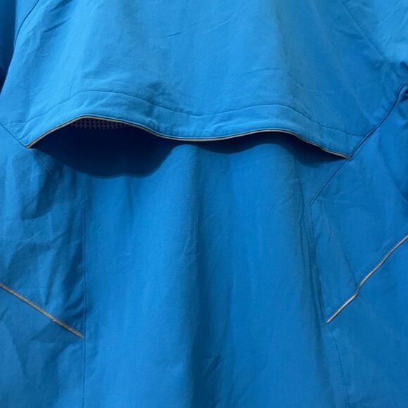 Moving Comfort jacket - Picture 8 of 9